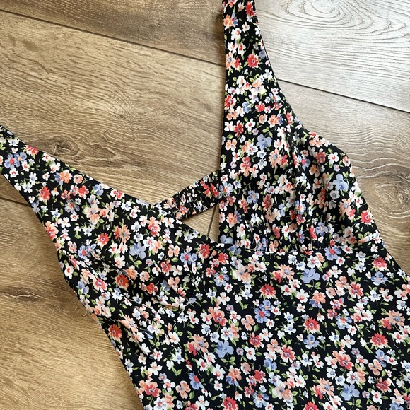 •Princess Polly• Dandelion Midi Dress - Picture 3 of 8